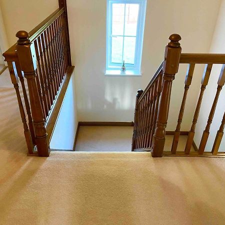 Luxurious Executive 4 Bedroom Whole Home | For 10 Hensol Eksteriør billede